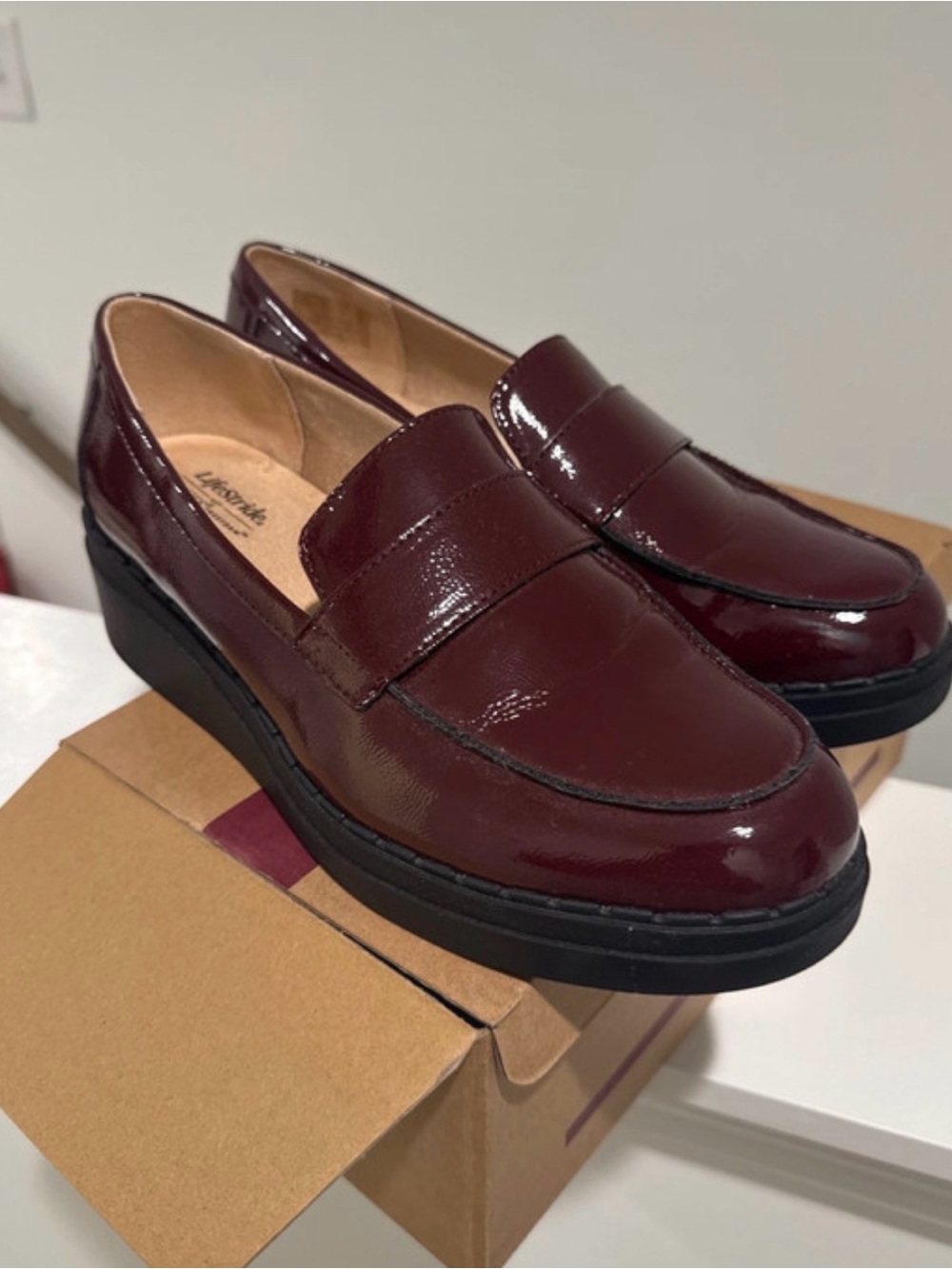 Classic Women's Platform Loafers in Burgundy
